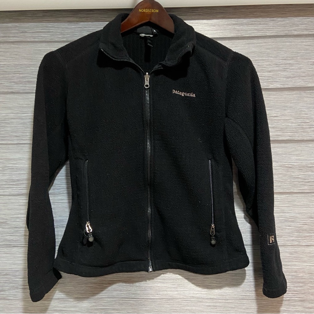 PATAGONIA Woman's Long Sleeves Full Zip Pockets Strait Hem Fleece Jacket Size S